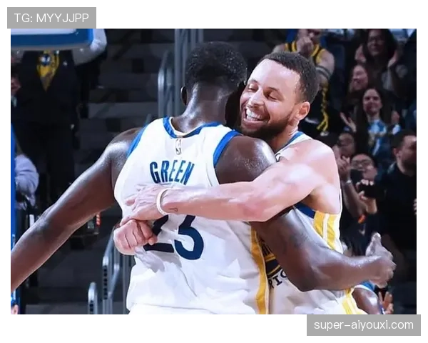 德雷蒙德·格林挡拆高效拉开空间助勇士防守掀起反攻