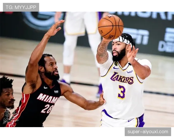 罗伯特·威廉姆斯挡拆造错位效率提升，主导球队内线防守节奏